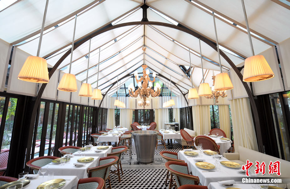 Réouverture de l&apos;hôtel de luxe Royal Monceau signé Philippe Starck