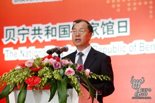 Hua Junduo, le commissaire de la Chine pour l&apos;Expo 2010, s&apos;exprime lors de la cérémonie.