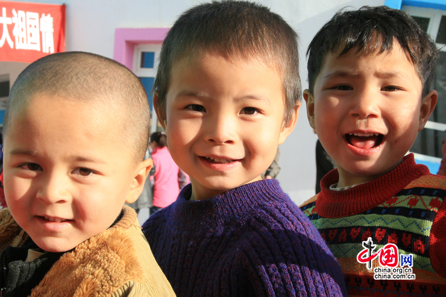 Les enfants han et ouïgours sont dans la même classe (jardin d'enfants).