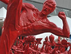Des sculptures de Bruce Lee à l'Expo
