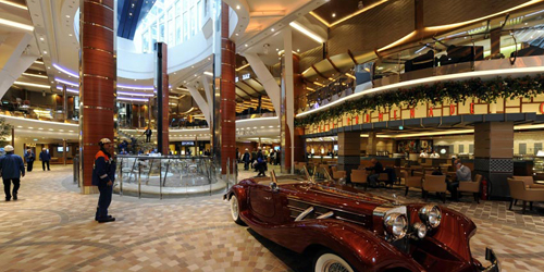 Livraison du plus grand paquebot de croisière, Allure of the Seas