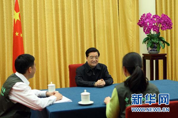 Le 2 novembre, le président chinois Hu Jintao a participé, à titre de citoyen ordinaire, à son inscription au sixième recensement démographique national.