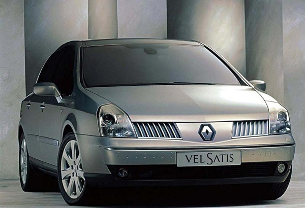 Pour accueillir M. Hu à l'aéroport, la France a choisi une Renault Vel Satis. 