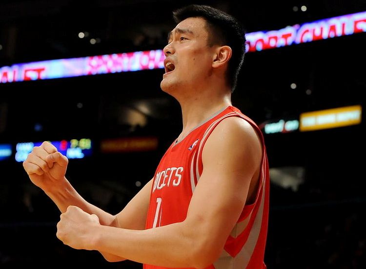 Classement Forbes des 10 joueurs les mieux payés de la NBA : Kobe Bryant en tête, Yao Ming à la 9e place