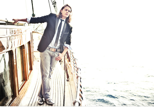 Le fils aîné de Nicolas Sarkozy fait ses premiers pas dans le mannequinat