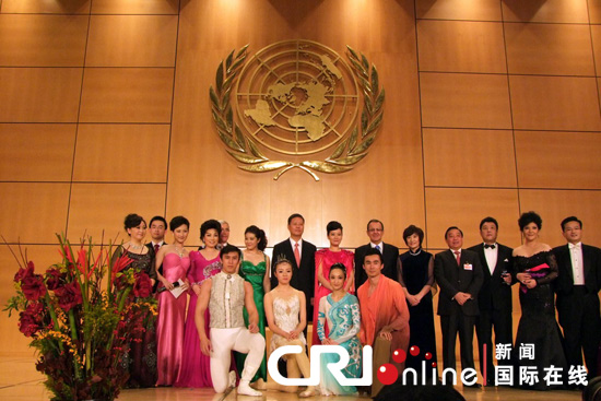 Photo de groupe après le spectacle de « Perception de la Chine à Genève »