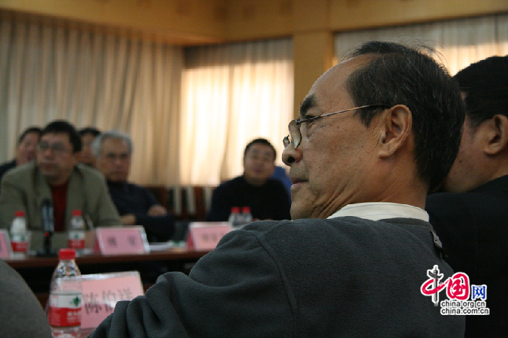  Jiang Deshan, expert du département français de la Radio Internationale de Chine