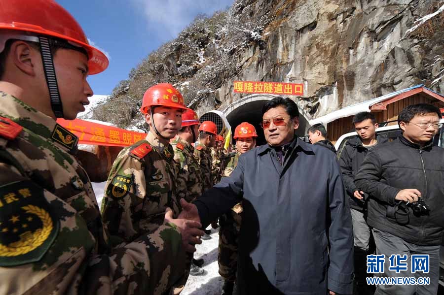 Fin des travaux d'un tunnel sur une autoroute du Tibet 14