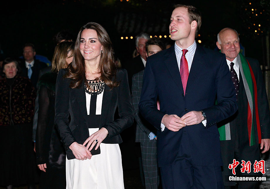 Première apparition publique du prince William et de Kate Middleton depuis leurs fiançailles