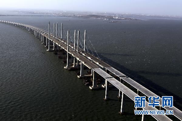 Qingdao : Fin de la première étape du pont Haiwan(5)