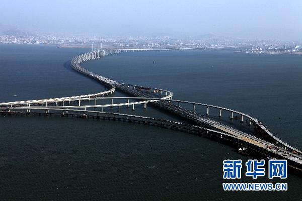 Qingdao : Fin de la première étape du pont Haiwan(5)