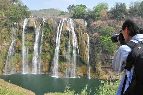 La ville d'Anshun où se situe la cascade de Huangguoshu a connu une sécheresse d'octobre 2009 en mars 2010.