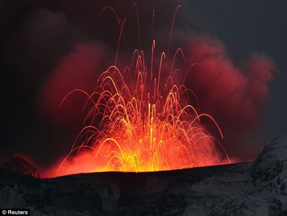 Le supervolcan de Yellowstone pourrait connaître sa première éruption en 600 000 ans(1) Le supervolcan de Yellowstone pourrait connaître sa première éruption en 600 000 ans(1)