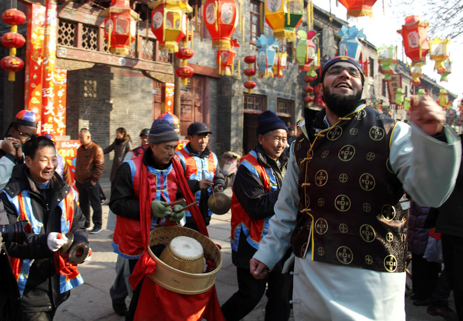 Shandong : célébrer la Fête du Printemps à Zhoucun(4)
