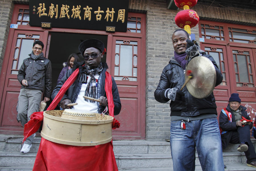 Shandong : célébrer la Fête du Printemps à Zhoucun(9)