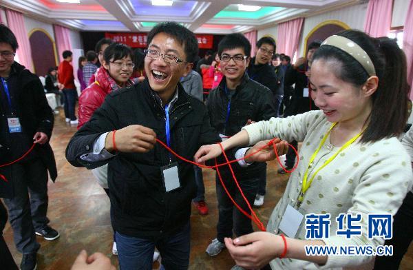 Le 13 février, dans une foire de rencontre rassemblant 100 hommes et femmes célibataires, organisée dans la ville de Ningbo de la province du Zhejiang.