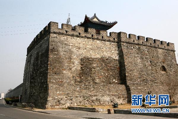 Le 23 février, la ville de la Dame de Xiangyang, construite en commémoration de la mère du général Zhu Xu qui a lutté pour la sauvegarde de la ville sous la dynastie Jin de l'est (317-420).