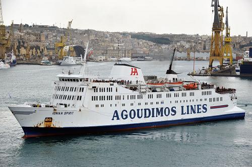 Arrivée à Malte du troisième groupe de Chinois évacués de Libye