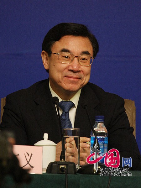 Huang Youyi, membre du Comité national de la CCPPC, vice-président et secrétaire général de l&apos;Association des traducteurs de Chine.