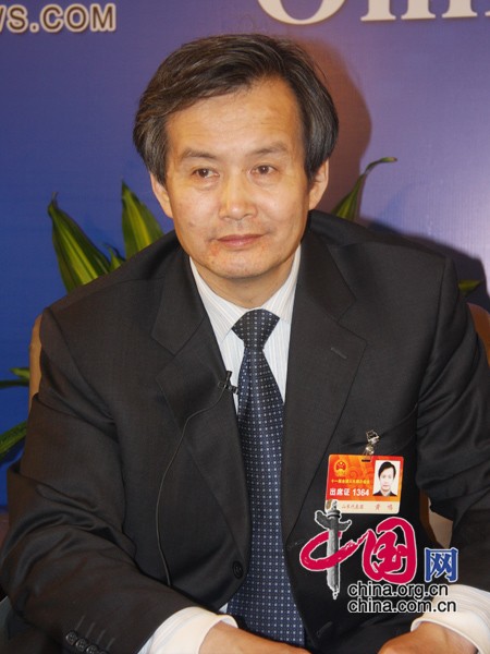 Huang Ming, PDG et ingénieur en chef du groupe d'énergie solaire Himin du Shandong (Dezhou), 