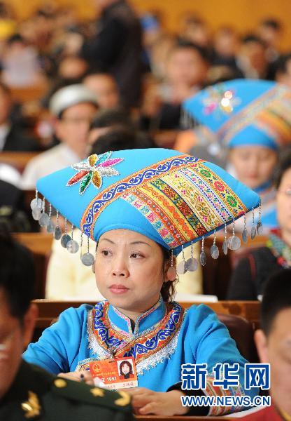 Le 5 mars, la quatrième session de la XIe Assemblée populaire nationale (APN) s&apos;est ouverte à Beijing. Des députés d&apos;ethnies minoritaires de l&apos;APN présents à la session annuelle.