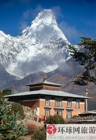 13. L'Ama Dablam, un sommet népalais de l'Himalaya.