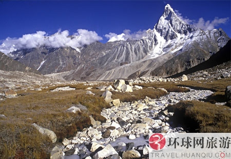 20. Le mont Shivling, en Inde.