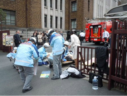 Le 11 mars, le violent séisme provoque d'importants dégâts au Japon.