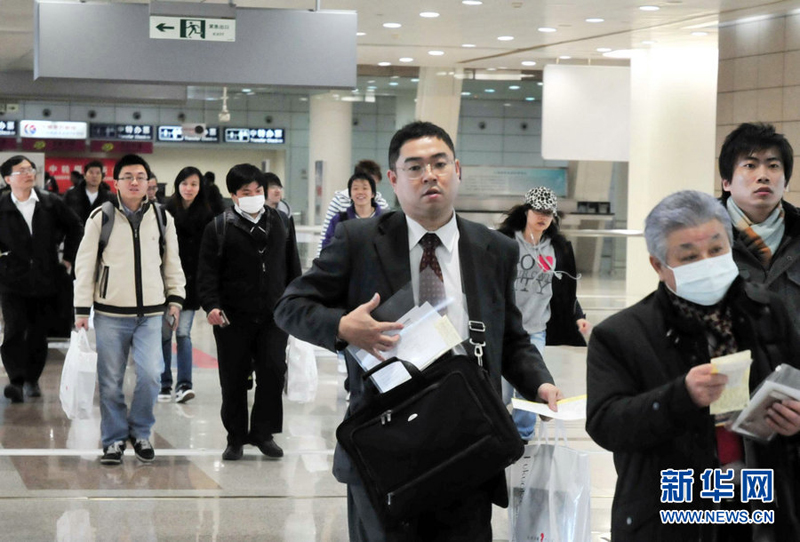 Le 16 mars, des Chinois rapatriés arrivent à Shanghai.