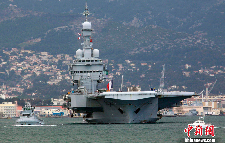 Départ du porte-avions français Charles-de-Gaulle pour participer aux opération en Libye 3