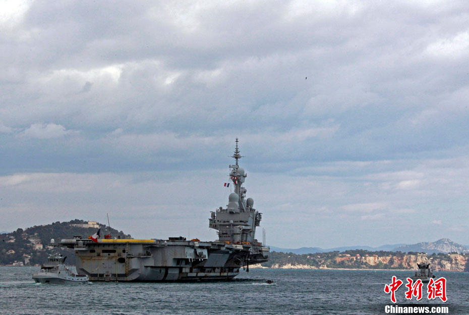 Départ du porte-avions français Charles-de-Gaulle pour participer aux opération en Libye 5