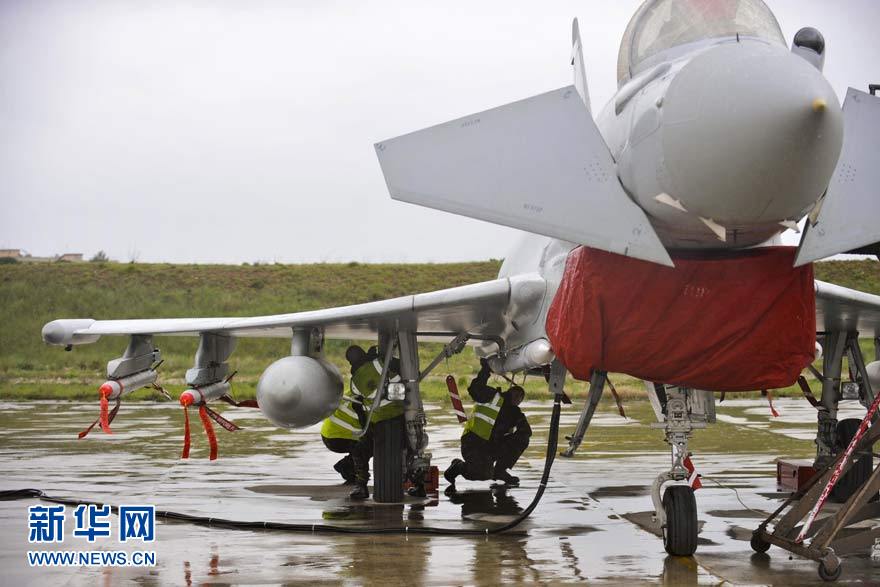 Le 21 mars, un chasseur britannique à la base militaire italienne_2