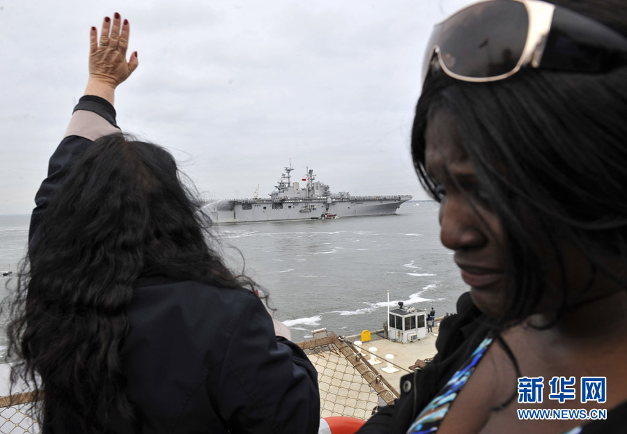 Le 23 mars, le départ de l&apos;USS Bataan de la base de Norfolk en Virginie.