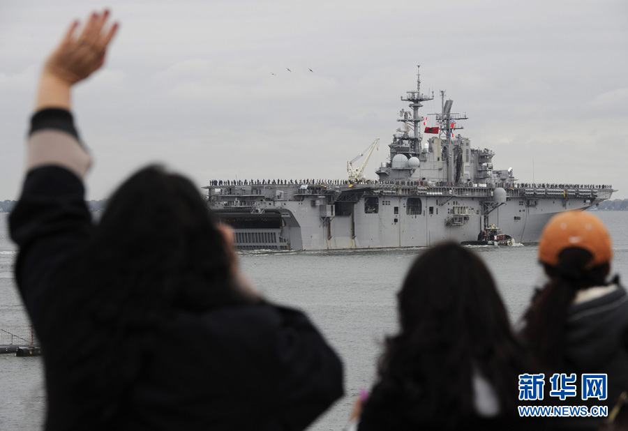 Le 23 mars, le départ de l&apos;USS Bataan de la base de Norfolk en Virginie.