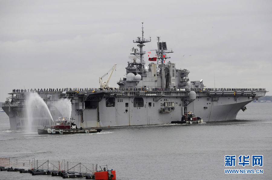 Le 23 mars, l&apos;USS Bataan appareille depuis la base de Norfolk en Virginie.