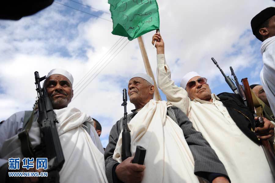 Le 23 mars, les partisans de Kadhafi manifestent à Bani Walid_2