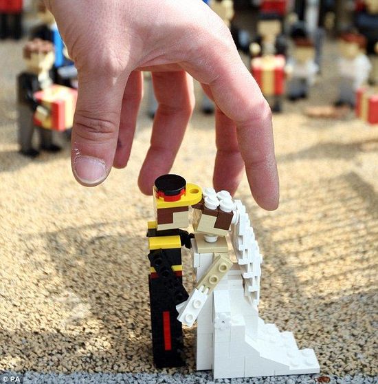 Le mariage du prince William en Lego(5)