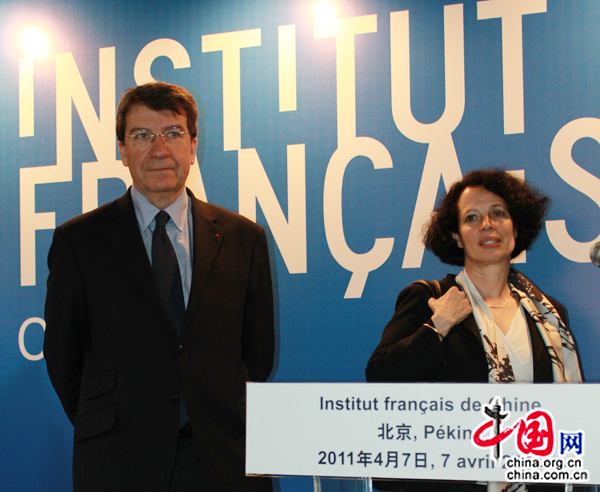 M. Xavier Darcos, président de l'Institut français, et Mme Sylvie Bermann, ambassadeur de France en Chine.