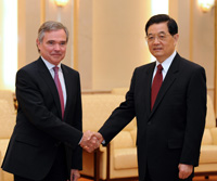 Le président chinois rencontre le président de l'Assemblée nationale de France