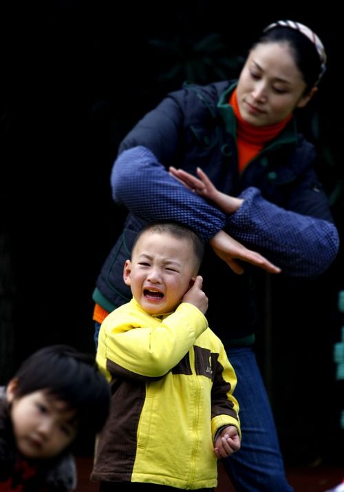 Lang Zheng est le garçon « saluant » sauvé lors du séisme du Sichuan. 18