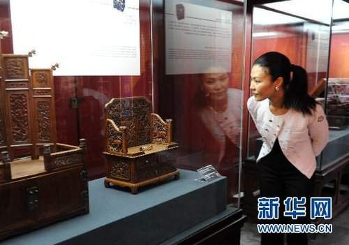 Objets de l'exposition temporaire « Fusion – exposition de la collection Liang Yi, musée privé de Hong Kong » (Photo prise le 26 avril)