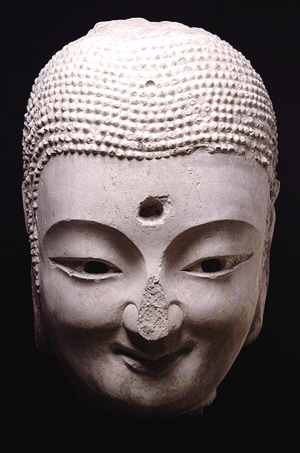 Le premier bouddha souriant en Chine, un sourire qui rappelle La Joconde