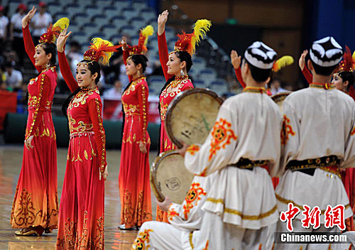 Cérémonie d'ouverture du tournoi international des arts martiaux du Xinjiang.