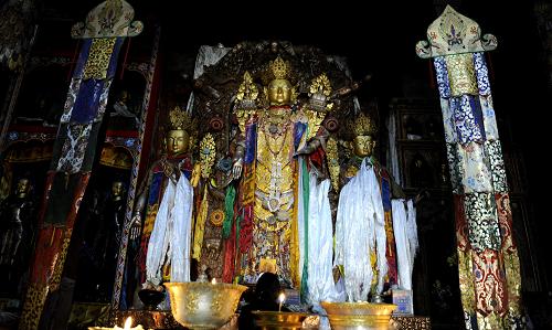 La statue de Sakyamuni dans le monastère de Kejia. Photo prise le 10 mai. 