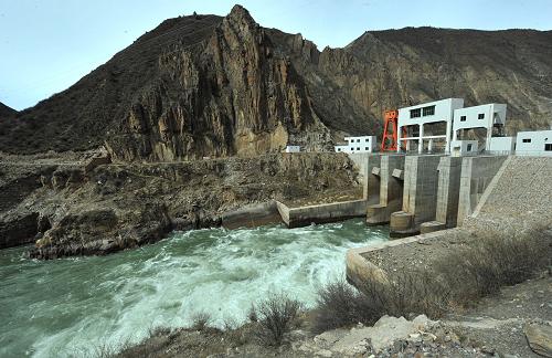 Le barrage de la centrale hydraulique de Jinhe de 60 000 kilowatts, situé en amont du fleuve Lancang. 