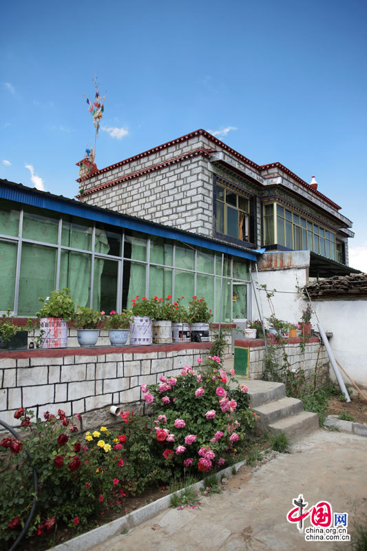 Une habitation rénovée dans le village de Tongga. 