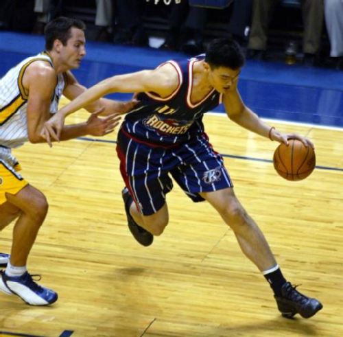 2. Le 31 octobre 2002 marquait sa première présence sur un terrain de NBA.
