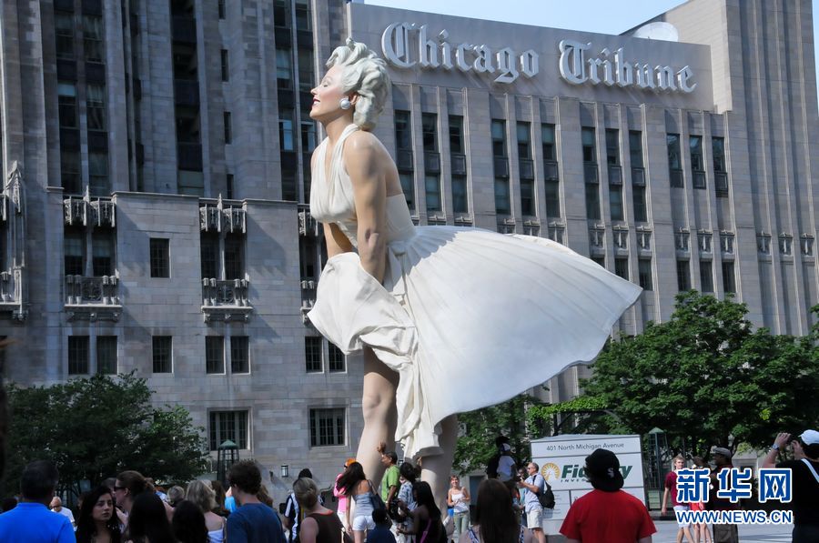 Une statue géante de Marilyn Monroe à Chicago_3