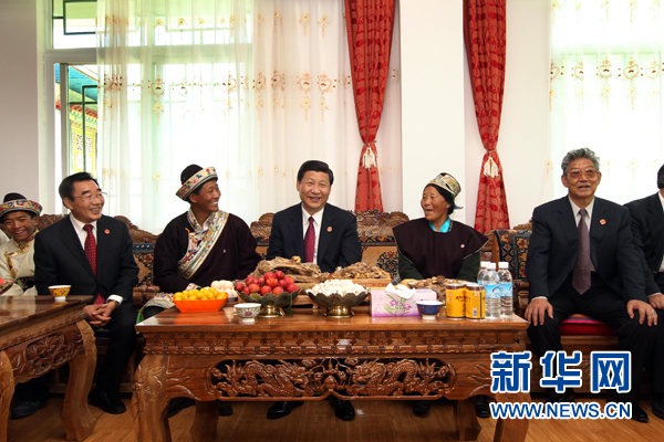 Xi Jinping chez le villageois Gesang Wangjiu