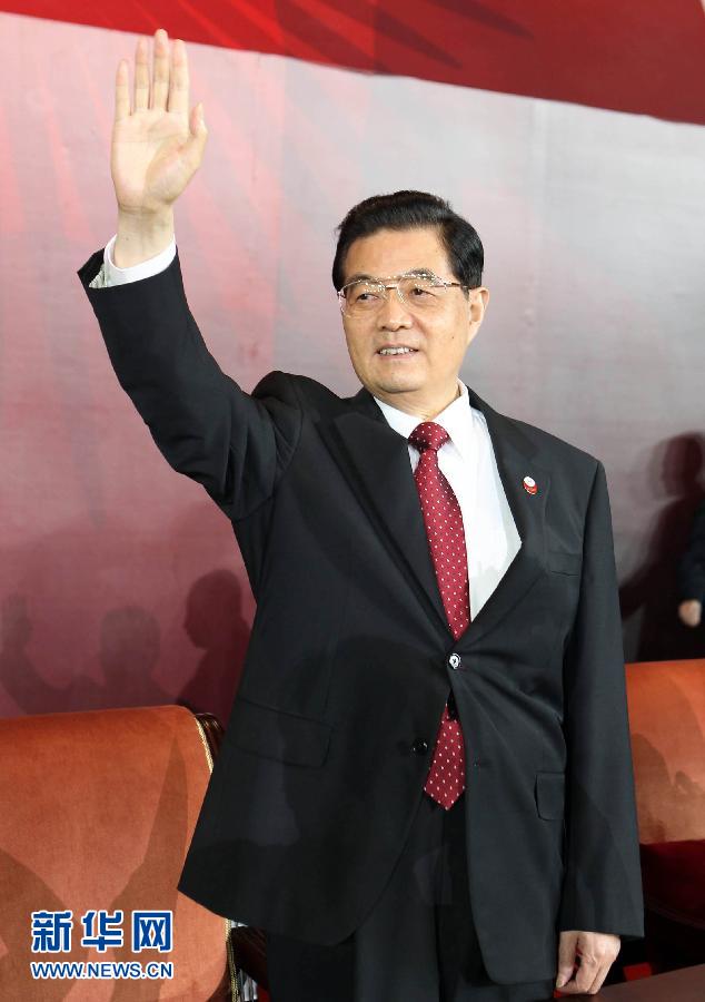 Le président chinois Hu Jintao est présent à la cérémonie d'ouverture de l'Universiade de Shenzhen.